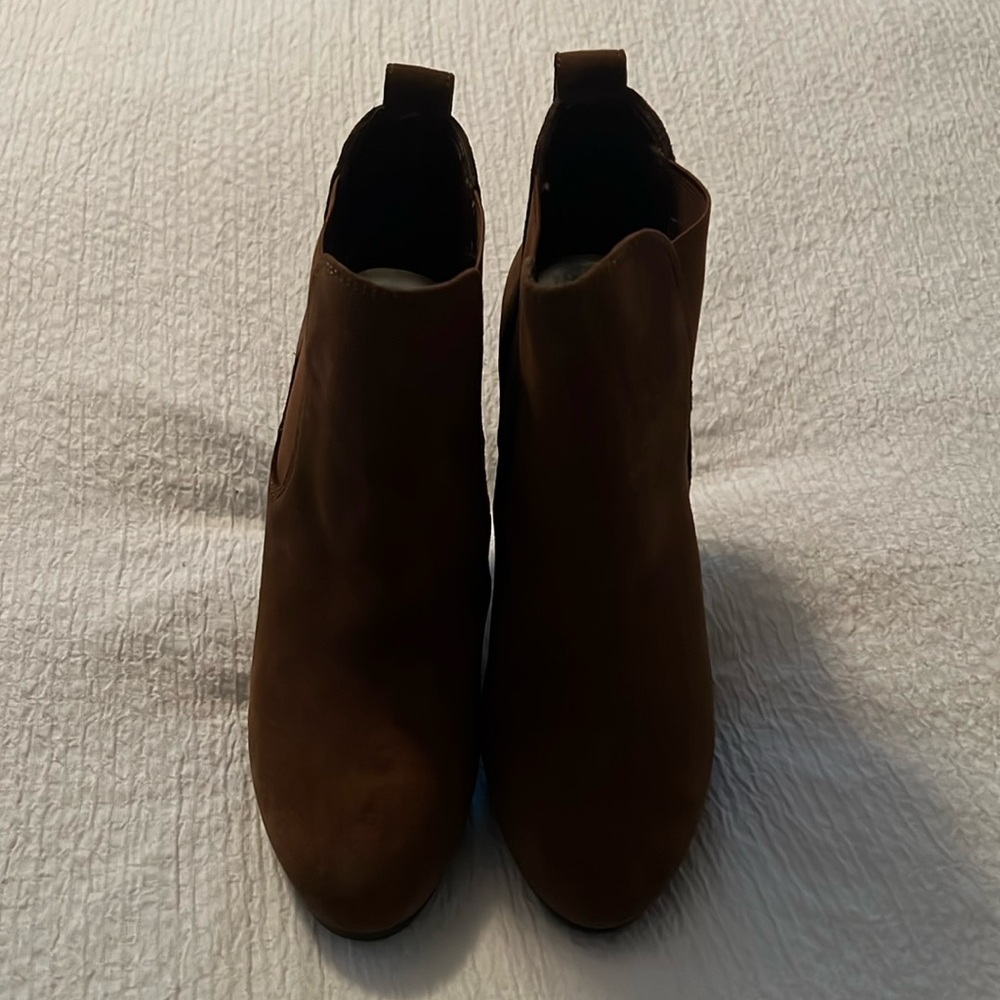 Jessica Simpson Tobacco suede booties size 7.5